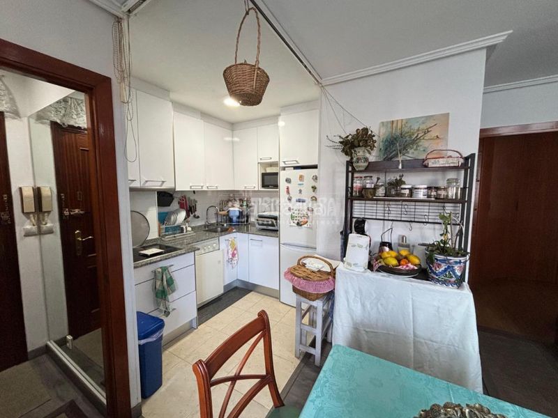 Foto 77a8ee4c-dada-45eb-8658-c2bbf5831c1c. Piso  en venta en Los Castros Santander