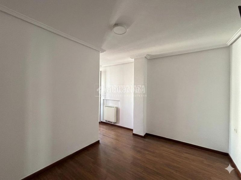 Foto be8d9081-e30d-47bc-8742-7bbc577da4c9. Piso  en venta en Los Castros Santander