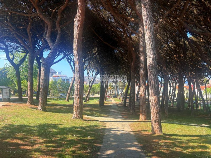 Foto b06f32f8-8974-451b-be68-d0567d061cfb. Pis amb calefacció aparcament a Los Castros Santander