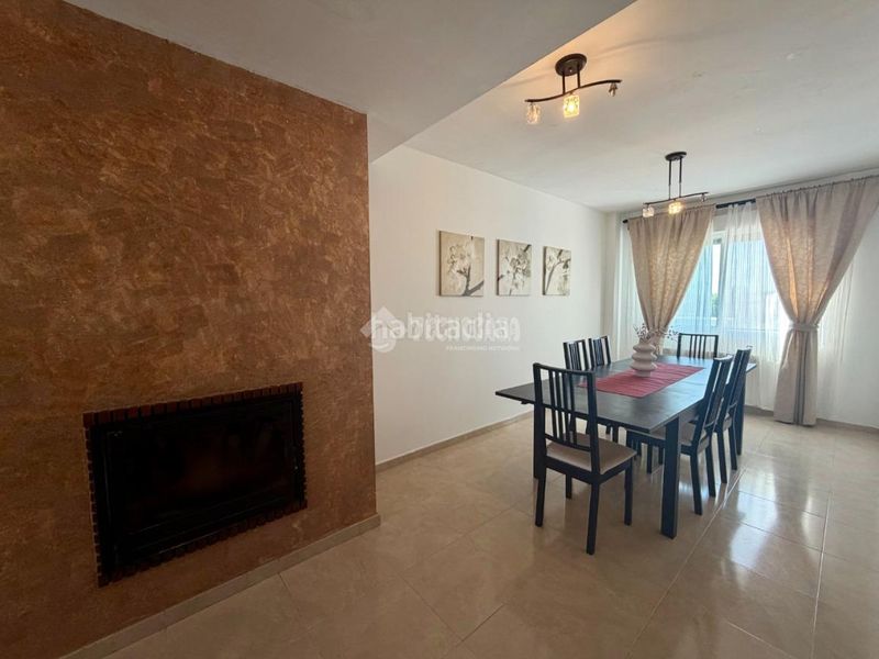 Foto f6d210ae-cccb-47f2-bc8a-2cb5a133fead. Casa pareada casa en venta en Villanueva de la Torre