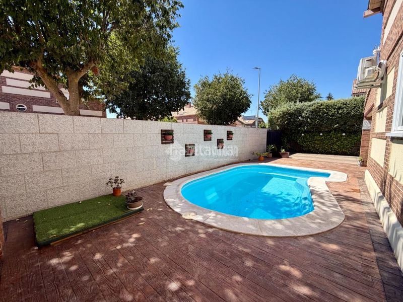Foto 2738552d-31d7-4f33-b92b-999d695dc21a. Casa pareada casa en venta en Villanueva de la Torre