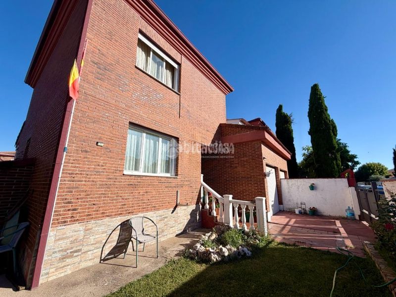 Foto 35e62944-c0ee-4199-bb9f-deac52aeef40. Casa pareada casa en venta en Villanueva de la Torre