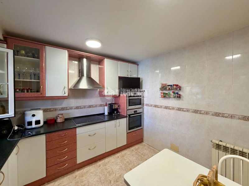Foto d4b75174-68b3-4bee-9b46-0ea1f1918342. Casa pareada casa en venta en Villanueva de la Torre