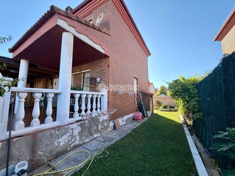 Foto f4109e8a-6fc3-44e0-a8dc-2db36f47d260. Casa pareada casa en venta en Villanueva de la Torre