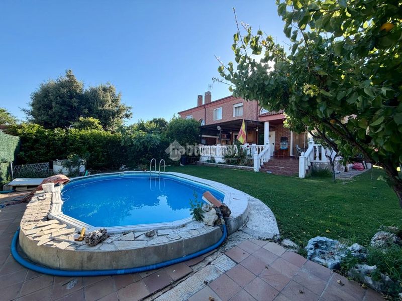 Foto fe691fdb-05f5-41b7-afcd-d2dfb81a9037. Casa pareada casa en venta en Villanueva de la Torre