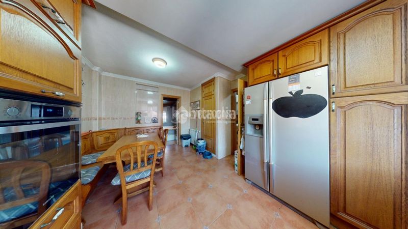 Foto 1177e733-e87b-406a-887d-3871e7f10ab6. Casa bifamiliare con riscaldamento parcheggio in Vallehermoso Azuqueca de Henares