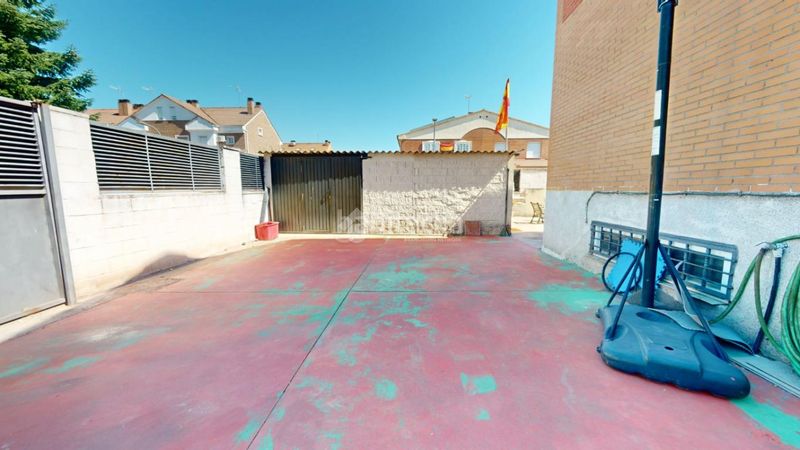 Foto 1e365416-ce83-42be-a0a0-eb945543eced. Casa bifamiliare con riscaldamento parcheggio in Vallehermoso Azuqueca de Henares