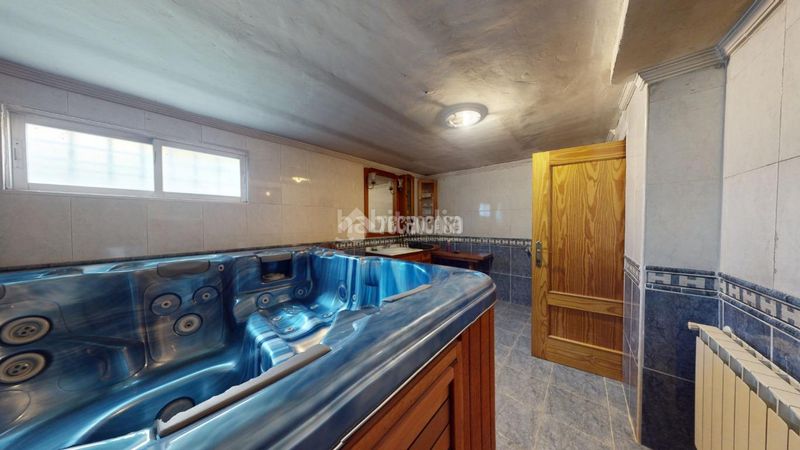 Foto 3277b3b5-cdd8-49fb-8afb-c48e39510217. Casa bifamiliare con riscaldamento parcheggio in Vallehermoso Azuqueca de Henares