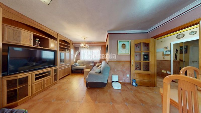 Foto 3a37a4af-844d-4459-9c45-7cd2d8acb65d. Casa bifamiliare con riscaldamento parcheggio in Vallehermoso Azuqueca de Henares