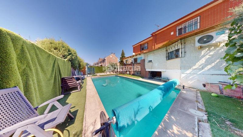 Foto 3f2e0ec0-5921-4fc3-83f9-98092ceacdce. Casa bifamiliare con riscaldamento parcheggio in Vallehermoso Azuqueca de Henares