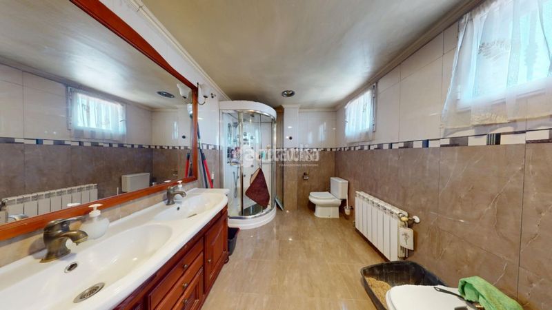Foto ec60c02c-6919-4f3f-91b2-e475a4eebeab. Casa bifamiliare con riscaldamento parcheggio in Vallehermoso Azuqueca de Henares