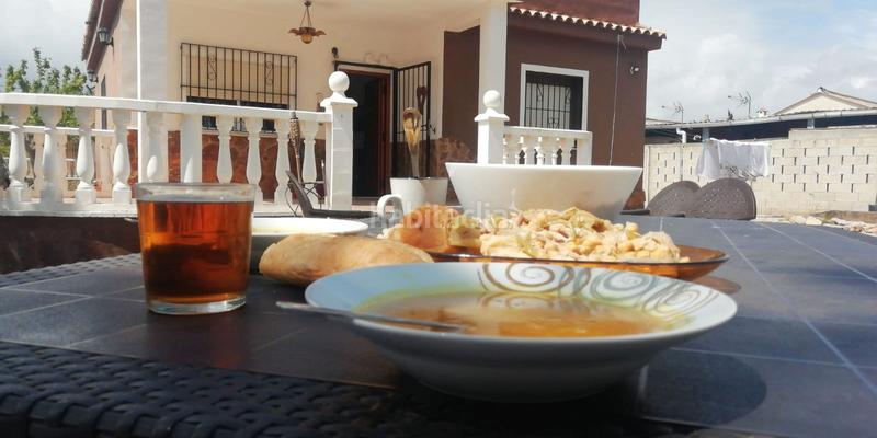 Foto c7ca6509-8422-4fca-b56c-c6ec1a5cbd12. Xalet amb xemeneia aparcament a El Marenyet Cullera