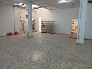 Local Comercial a Tavernes de la Valldigna. Local comercial avenida germanies tavernes de la valldigna