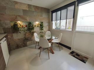Casa en Llaur�. Adosado de dise�o en llauri