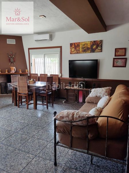 Foto b09efbd4-b304-4c6a-9741-c26696a9beaf. Xalet amb aparcament a El Marenyet Cullera