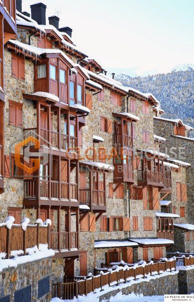 Foto 6be74071-69f3-4fd6-9e08-8f73fa14a740. Flat in camí del port dret 18 in Soldeu-Incles Canillo