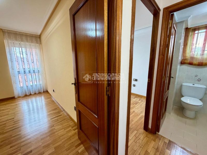 Foto ec419b04-7f59-42b4-b00f-8eefa4b0b0f4. Piso  en venta en El Soto León