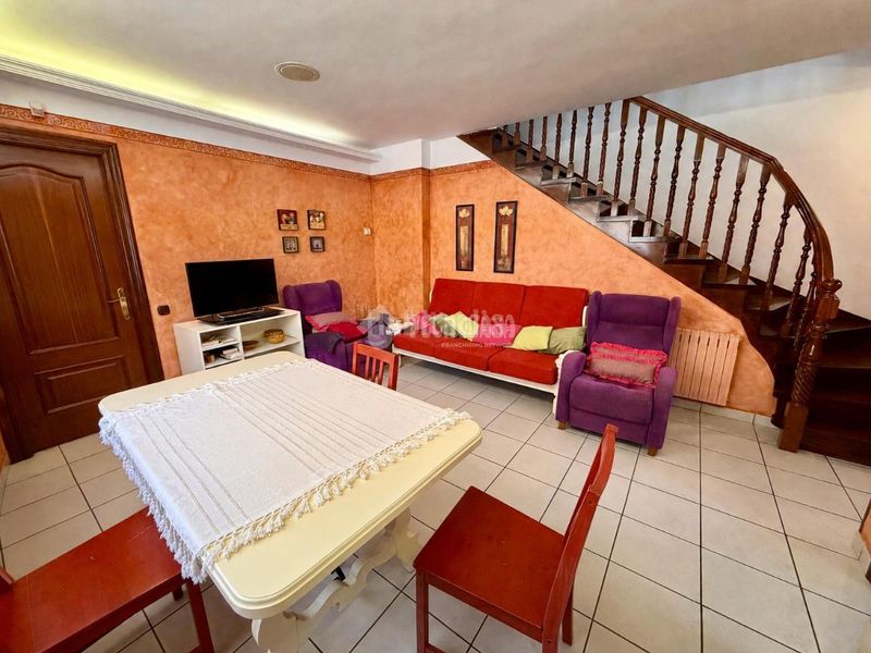 Foto 37bfa885-4485-4ceb-aa2c-ea362e56d004. Casa amb calefacció aparcament a Carrizo