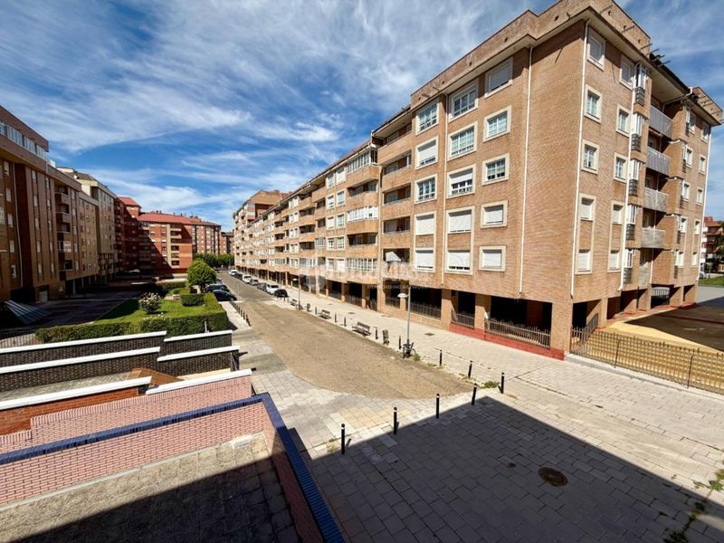 Foto ca5e0039-027d-410e-b883-339f04a06be1. Pis amb calefacció aparcament a Las Eras de Renueva León