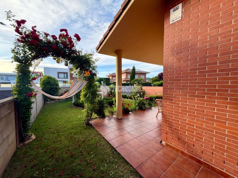 Foto 4de20481-aada-4832-b13e-46e22ff1e5f5. Casa aparellada amb calefacció aparcament a Las Eras de Renueva León