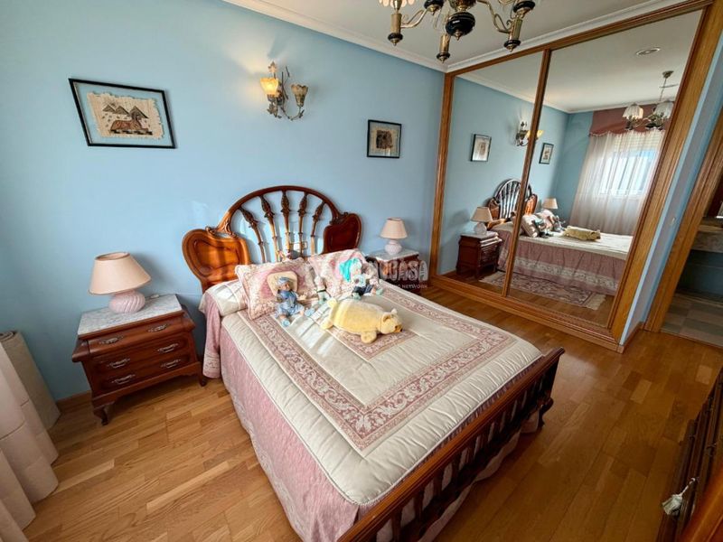 Foto 97b52b84-96c3-4fa3-b63e-50ff5eb84ea0. Casa aparellada amb calefacció aparcament a Las Eras de Renueva León