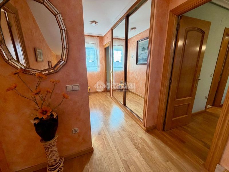 Foto a32f536f-0594-4ab9-bd4e-88c6716a32dd. Casa aparellada amb calefacció aparcament a Las Eras de Renueva León