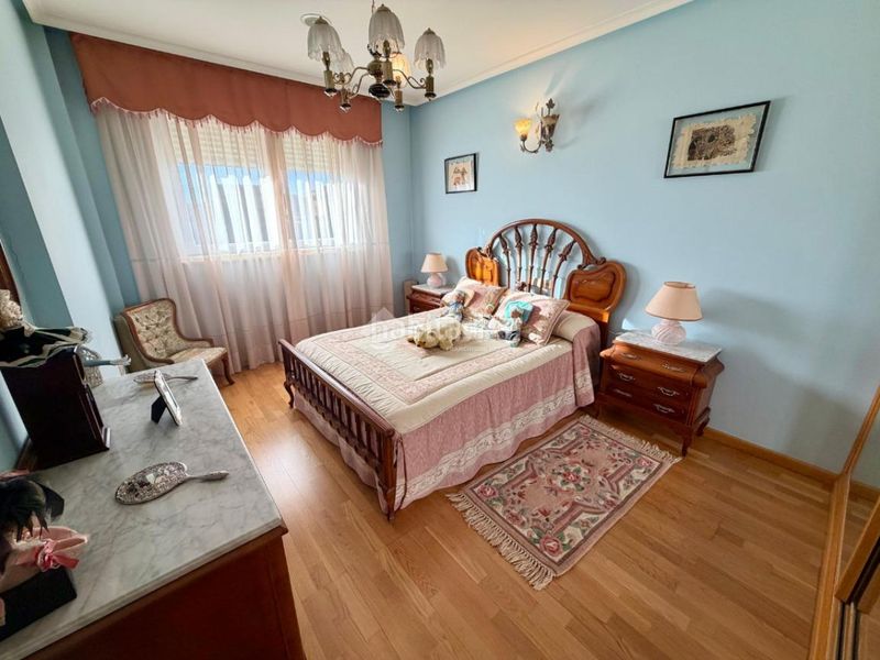 Foto b12bb910-68cc-46c6-a73e-c40d1a85b7cc. Casa aparellada amb calefacció aparcament a Las Eras de Renueva León