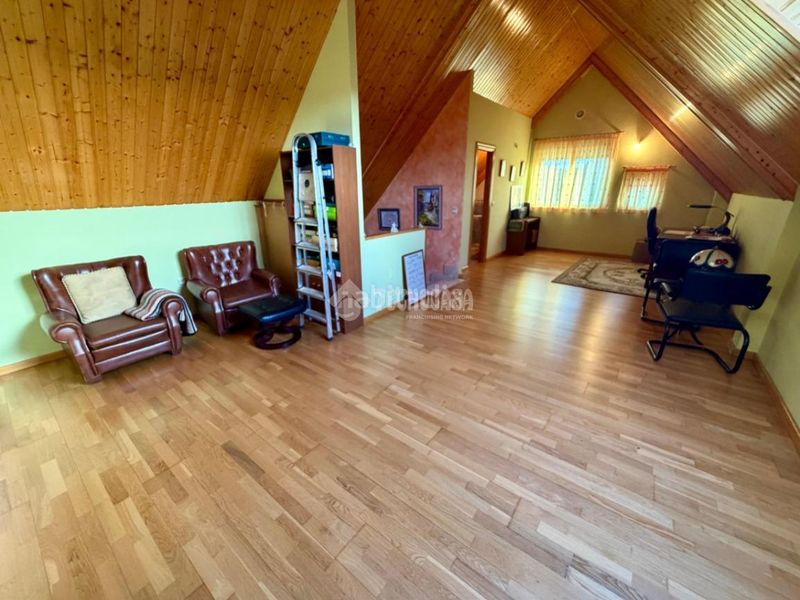Foto fa50f5dd-6225-4d0d-9446-b7722b9b6eca. Casa aparellada amb calefacció aparcament a Las Eras de Renueva León