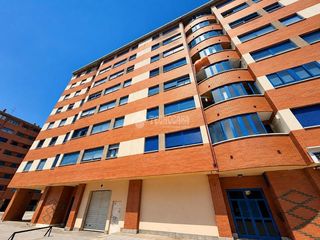 Pis  C. vega de infanzones. Piso en venta en león