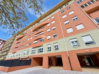 Flat  C. abad de santullán. Piso en venta en león