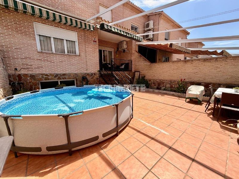 Foto 0031be7c-517b-4602-a6dc-f15dc2e0dca6. Casa aparellada amb aparcament a Parque Manuel de Vega-Carretera de Ugena Illescas