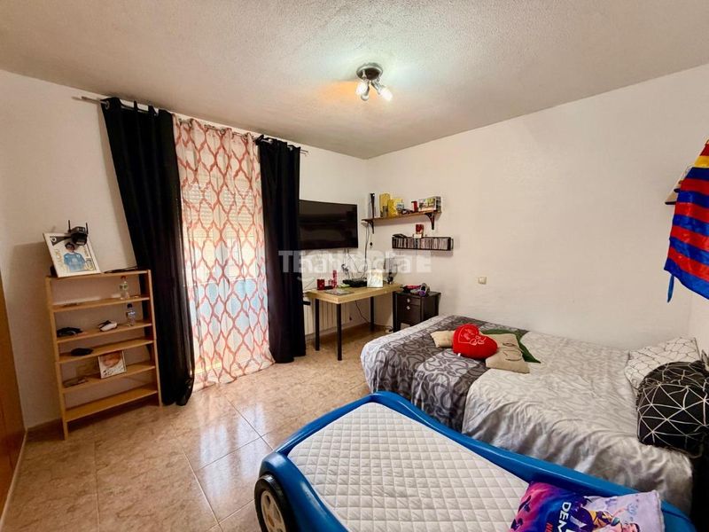 Foto 3b40a813-8bd4-4757-aa01-163d9c1a4d93. Casa aparellada amb aparcament a Parque Manuel de Vega-Carretera de Ugena Illescas