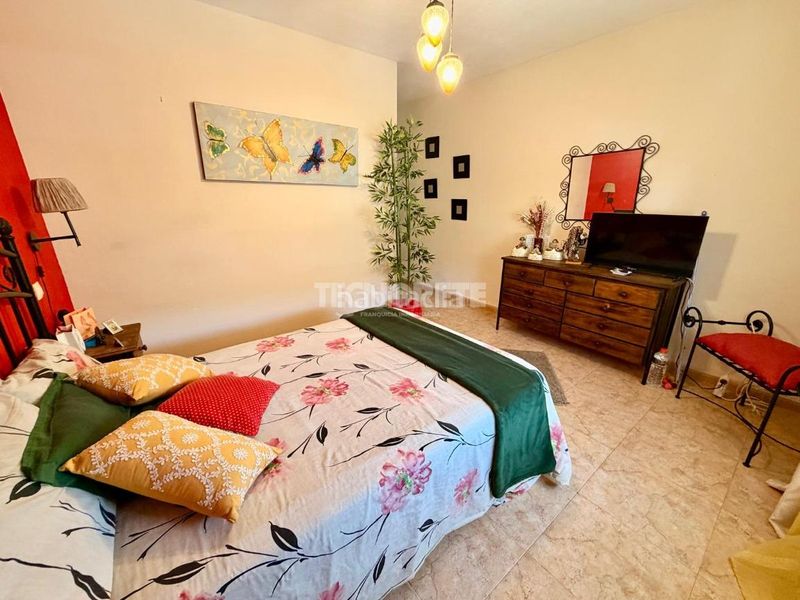Foto 54439653-8e19-470b-bd89-ec20eff659bd. Casa aparellada amb aparcament a Parque Manuel de Vega-Carretera de Ugena Illescas
