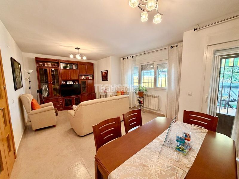 Foto 85c35bd7-f897-4e4f-9ed7-770549291f46. Casa aparellada a Parque Manuel de Vega-Carretera de Ugena Illescas
