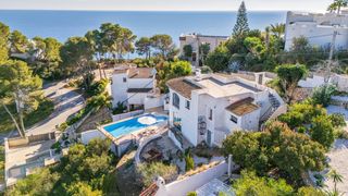 Casa a La Granadella - Costa Nova. Elegante villa mediterránea de 3 dormitorios  965,000