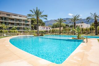 Location Appartement  Camí d'aranda. Bajo de 4 dormitorios y 3 baños junto a la playa en dénia  plant