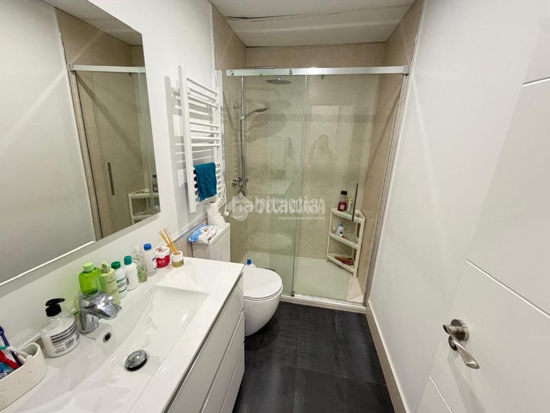 Foto e340ce51-4e23-4d33-b22d-1186dd4af76a. Local comercial amb calefacció a Numancia Madrid