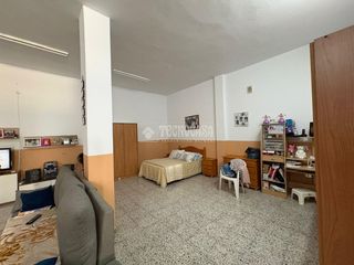 Local Comercial en Cruce de Arinaga. Local comercial en venta en agüimes