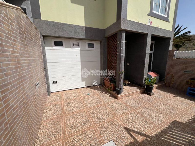 Foto 413e53d1-fe48-4b1b-9cdc-12f2d49891f7. Casa aparellada a Cruce de Arinaga Agüimes