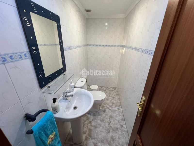 Foto 4a80c0f8-a1f0-40c0-ac79-a1b154827948. Casa aparellada a Cruce de Arinaga Agüimes
