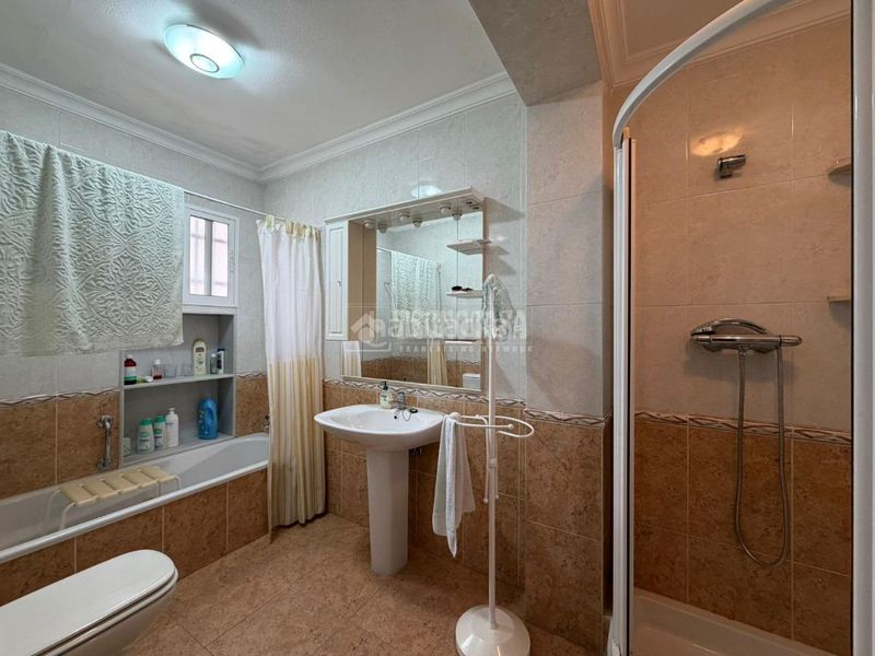 Foto b88ffe56-f299-4db3-b4a1-d64a298add03. Casa aparellada a Isla Cristina