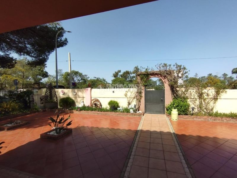 Foto 875ab5ff-bacb-432e-93c7-33a263bb5552. Casa a Isla Cristina