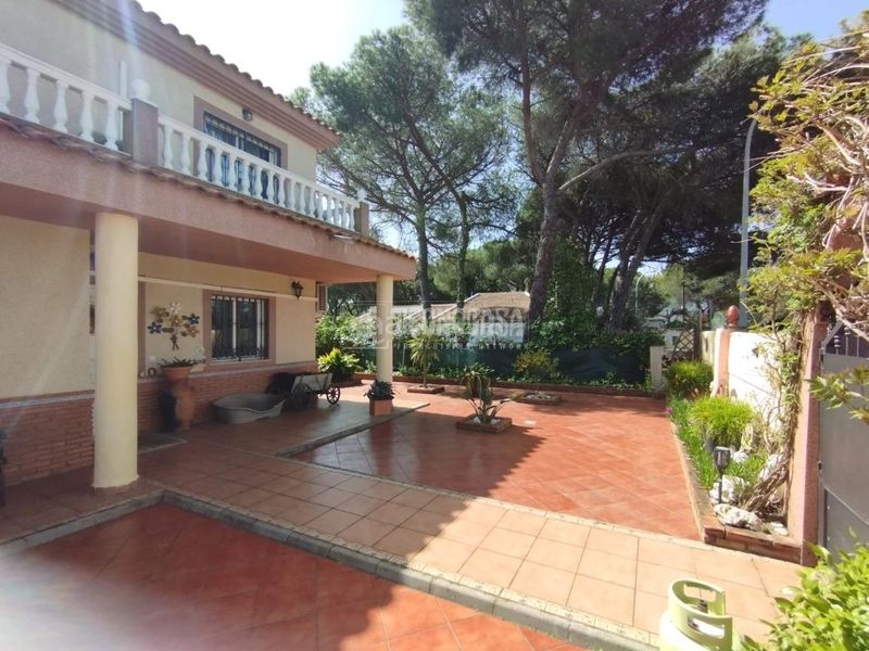 Foto c6c45986-b460-40da-bb73-8cdd41a39191. Casa a Isla Cristina