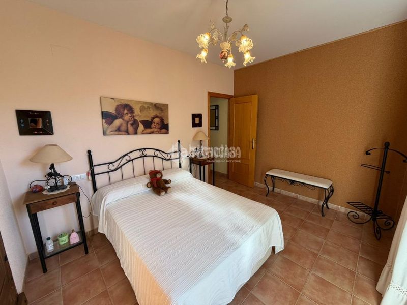 Foto 15801c4f-3467-4c11-922b-c542b40baaac. Casa aparellada amb aparcament a Ayamonte ciudad Ayamonte