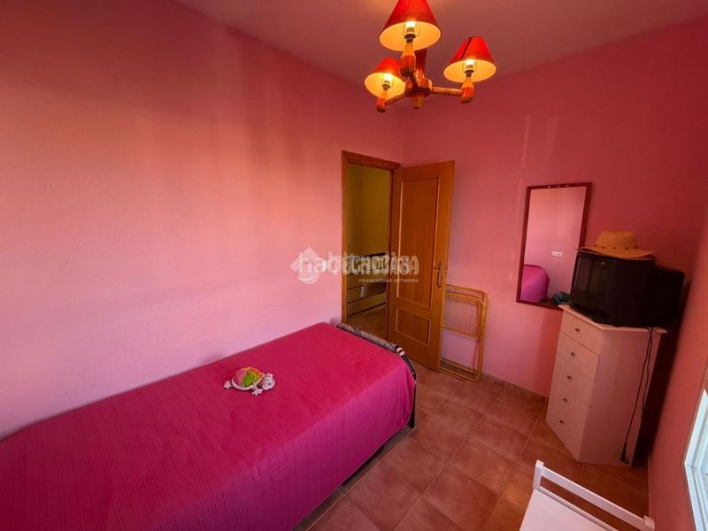 Foto 32c90a6e-cf50-41fd-91e9-b23f2bd9c8b8. Casa aparellada amb aparcament a Ayamonte ciudad Ayamonte