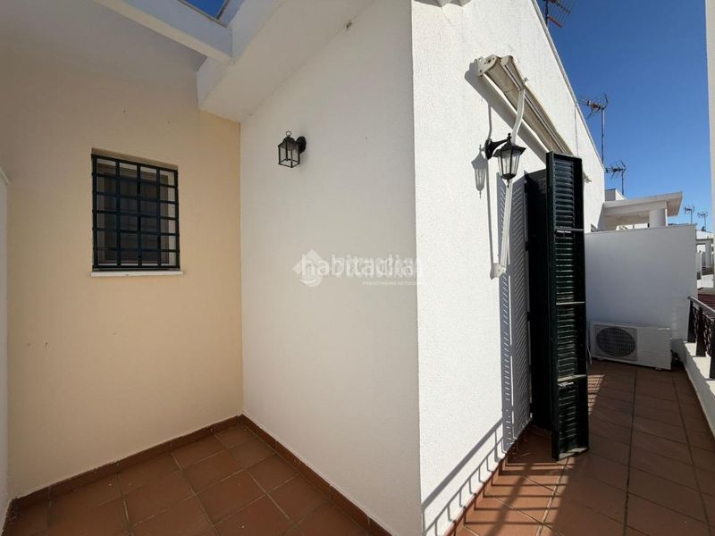 Foto 3b0d672d-1311-4af5-906c-f9c728d7e159. Casa aparellada amb aparcament a Ayamonte ciudad Ayamonte