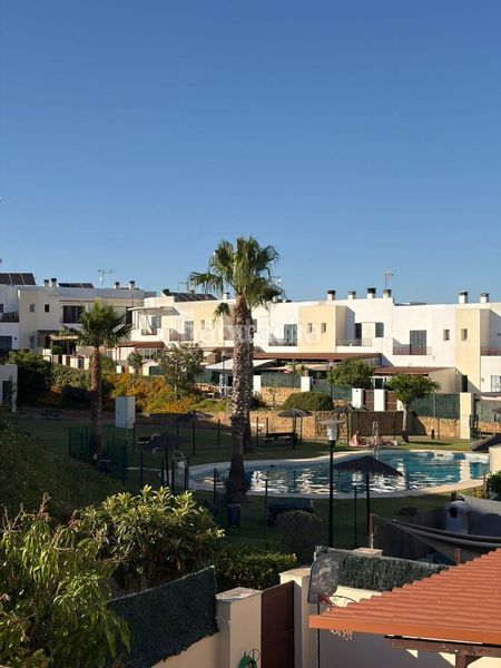 Foto 91f78ae6-9743-4bda-bd8a-570e1cd480c1. Casa aparellada amb aparcament a Ayamonte ciudad Ayamonte