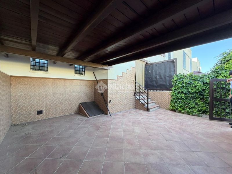 Foto a3f7f811-f166-4f74-a04f-ced0cb992915. Casa aparellada amb aparcament a Ayamonte ciudad Ayamonte
