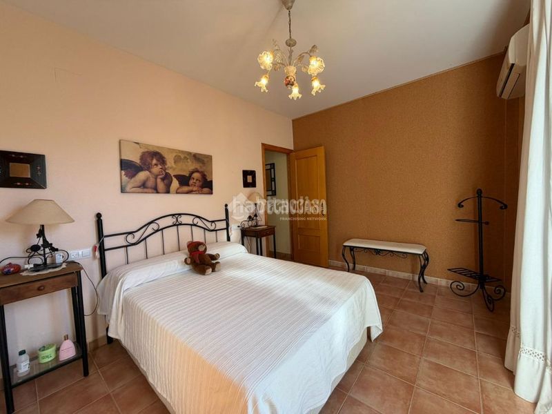 Foto aa9c7e87-d138-4032-b94c-6fa739ca5113. Casa aparellada amb aparcament a Ayamonte ciudad Ayamonte