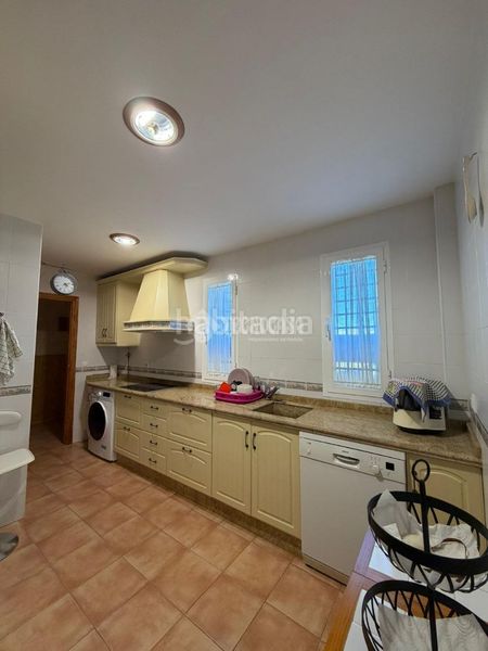 Foto de8a4431-2658-42a9-9f17-01b703e3878a. Casa aparellada amb aparcament a Ayamonte ciudad Ayamonte